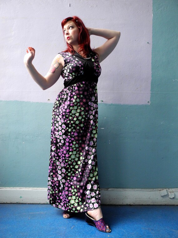 Vtg 70s Maxi Dress / Empire Waist / Floral Mod Pri