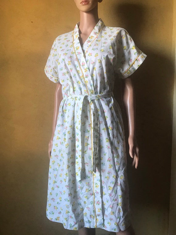 Vtg 60s 70s Lightweight Midi Floral Wrap Robe