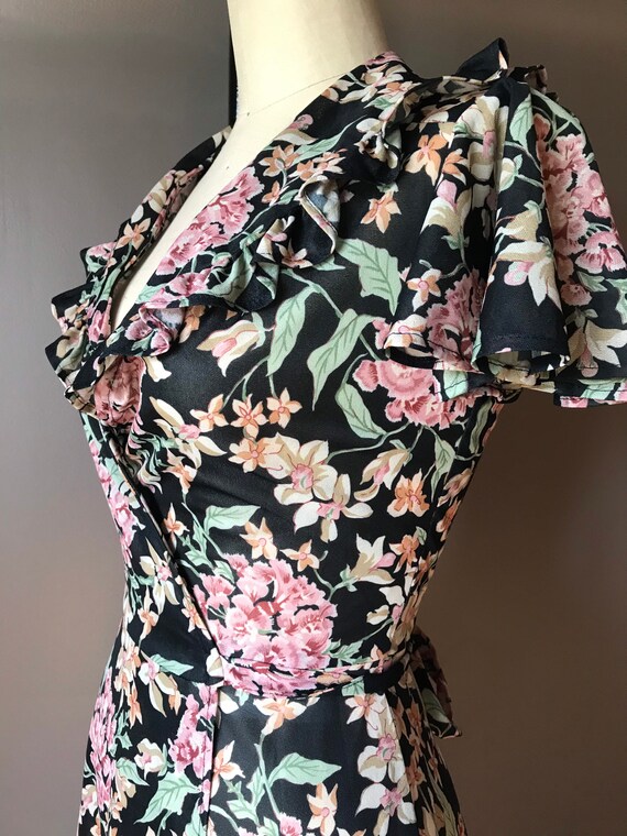 Vtg 70s Floral Wrap Dress - image 9