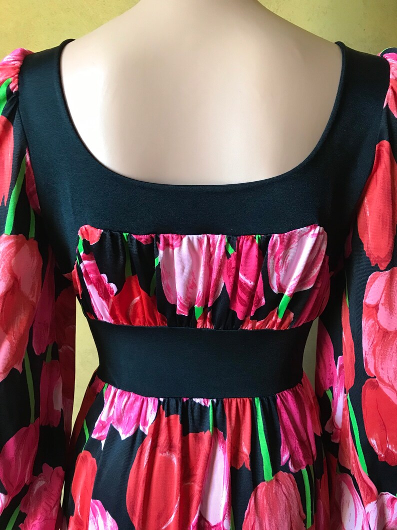 Vtg 60s 70s Tulip Print Dress / Hostess Gown image 6