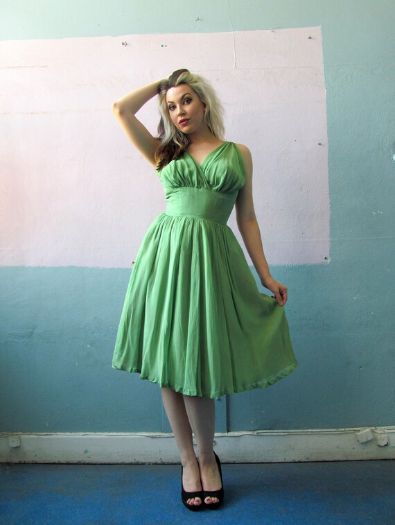 Vtg 50s 60s Green Bombshell Dress / Cocktail Part… - image 2