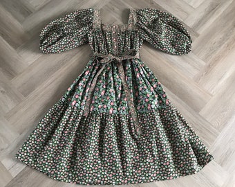 Vtg 70s Cottage Floral Tiered Dress