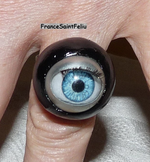 Blinkender Augen Fingerring Augen-Fingerring Helloween Augapfel Ring  günstig kaufen I LED-Fashion Berlin