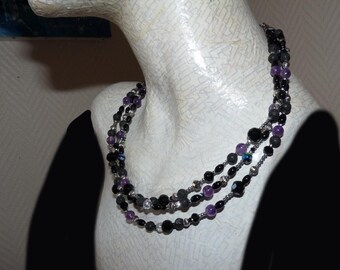 Collier 3 rangs de perles en semi précieuses onyx noir lave et améthyste et cristal Bijoux élégants