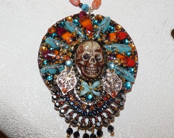 Collier skull art pendentif cristal qui brille orange bleu bijoux de princesse carnaval dia de los muertos tête de mort
