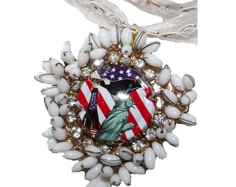 American flag pendant baroque necklace pendant Choker Statue of Liberty NY New York Cameo rhinestones costume jewelry