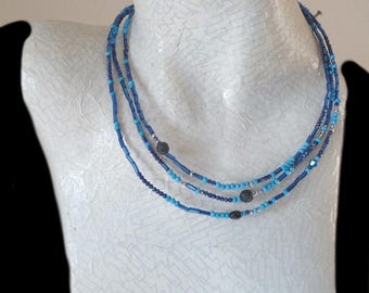 Collier 3 rangs de perles en turquoise lapis lazuli et en verre Bijoux élégants pour femme