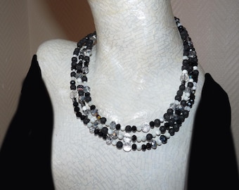 Collier 3 rangs de perles semi précieuses noires lave nacre hématite et cristal Bijoux élégants