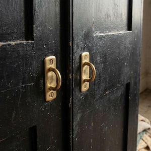 Vintage Brass Door Handle/U-shaped handle with backplate/Rustic Cabinet Pulls/Farmhouse Hardware