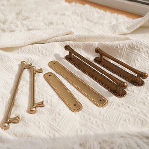 Hamrad vintageknopp med spetskantad bakplatta/Slim Midja Champagne Bronze Handtag/lådhandtag/skåphandtag/bakpanelshandtag