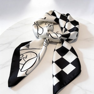 Pañuelo de seda cuadrado con estampado a cuadros - Estilo de lujo de diseñador, estampado geométrico en blanco y negro, accesorio de moda para el cabello y el cuello