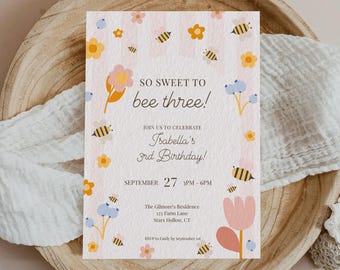 Invitación de cumpleaños número 3 con temática de abejas, Invitación para fiesta de cumpleaños número 3 con temática de abejas, Cumpleaños de abejorros, Plantilla editable de Canva, Invitación de cumpleaños para niña, JD057