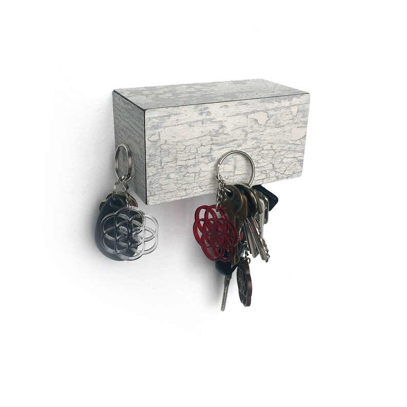 Wood wall magnetic key holder White Crackle
