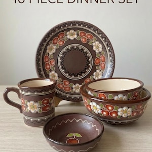 Aardewerk servies voor twee, handgemaakt keramisch servies, huwelijkscadeau voor stel, rustieke volkskunstgerechten, housewarmingcadeau