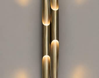 Set van twee vintage wandlampen van messing met antieke afwerking, handgemaakte wandarmaturen.