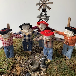 Miniature Scarecrow - (1) ONE 3-Dimensional Fairy Garden or Dollhouse Decor, Gardener&#39;s Gift, Fairy Garden Lover, Hand Made, 1/12 Scale