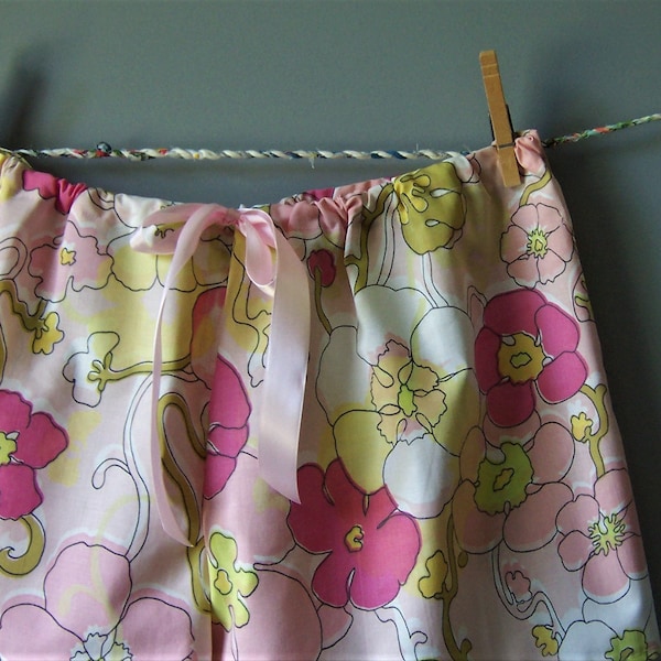 Pajama Pant Shorts M/L Size Boxers from Vintage Bed Sheet in Pink and Yellow, PJ Shorts with Drawstring Waist, Hips 48">