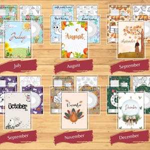 Puede incluir: Una colecci&oacute;n de rastreadores de h&aacute;bitos y estados de &aacute;nimo imprimibles para los meses de julio a diciembre. Cada rastreador presenta ilustraciones y dise&ntilde;os estacionales &uacute;nicos, con espacio para el seguimiento diario. Los meses se muestran con fuentes e im&aacute;genes decorativas.