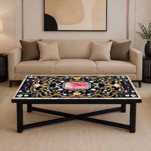 Table de luxe incrustée de marbre noir : Meuble sur mesure orné de motifs floraux en pierre, réalisé à la main