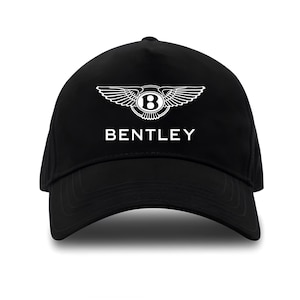 Peut inclure: Casquette de baseball noire avec le logo Bentley blanc. Le logo est un emblème ailé avec le mot "BENTLEY" en dessous dans une police épurée. La casquette a une visière incurvée et une couronne structurée.