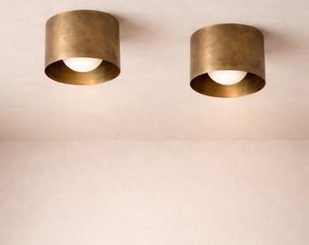 Mosiężny reflektor sufitowy, montowany natynkowo – kierunkowa lampa sufitowa | Minimalistyczny reflektor cylindryczny | Oświetlenie wejścia do kuchni i korytarza