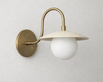 Kinkiet mosiężny w stylu Mid Century Modern – lampa ścienna Globe Shade | Lampa łazienkowa do toaletki – lampka nocna | Para kinkietów