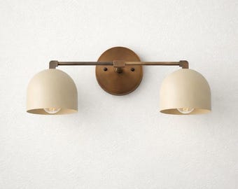 Kinkiet ścienny z 2 światłami z mosiądzu – lampa łazienkowa w stylu mid-century modern | Oświetlenie ścienne do łazienki | Podwójna kopuła lampki nocnej