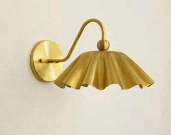 Scalloped Brass Wall Sconce, Mid Century Bathroom Vanity Light, Antique Brass Bedside Wall Lamp