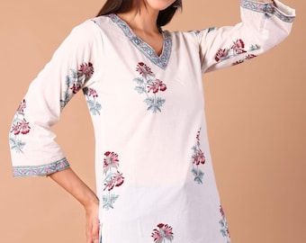 Túnica de algodón con estampado a mano / Blusa bohemia floral blanca para mujer / Top ligero de verano / Ropa artesanal ética