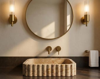 Gegroefde beige marmeren wastafel, met de hand gesneden natuursteen wastafel, wastafel aanrecht