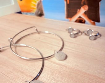 Pulsera deslizante con dije de concha de vieira local triturada de Cape Cod