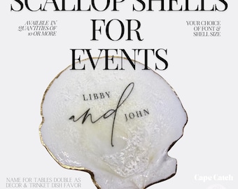 Tarjetas de lugar personalizadas con forma de concha de vieira • Recuerdos de boda costeros
