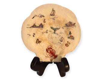 Plato, expositor y adorno de joyería artesanal con forma de concha de vieira de la casa costera de Cape Cod
