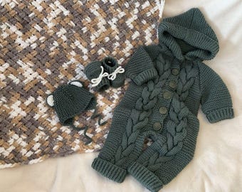 Handmade Knit Baby Romper with Hood, Newborn Cable Knit Jumpsuit, 0-6 Months Baby Outfit, Unisex Baby Gift, Green Knitted Bodysuit
