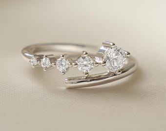 Diamond Cluster Bypass Ring in 14k Solid Gold, Unique Moissanite Engagement Ring for Women, Graduated Stone Wrap Ring, Dainty Cluster