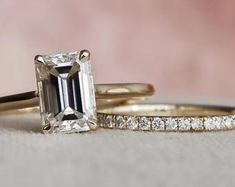Emerald Cut Engagement Ring Set in 14K Yellow Gold, Minimalist Emerald Cut Solitaire Ring, Pave Diamond Wedding Band Set, Bridal Ring Set