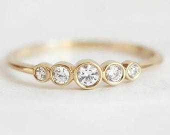 Five Stone Bezel Set Diamond Ring in Yellow Gold, Graduated Bezel Wedding Band, Minimalist Stackable Ring, Solid Gold Five Stone Anniversary