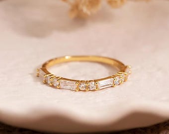 Alternating Baguette and Round Diamond Eternity Band in 14k Solid Gold, Minimalist Stacking Wedding Ring, Art Deco Matching Band for Her,