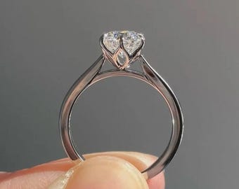 Classic Round Brilliant Engagement Ring, 14k Solid White Gold 6-Prong Solitaire Ring, Simple Minimalist Wedding Ring, Timeless Promise