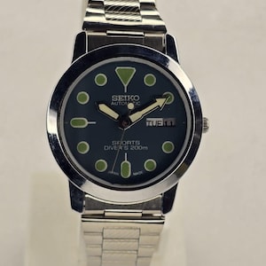 Classic Refurbished Automatic Vintage Japan made Men's Wrist Seiko 5 Cal 6309 Watch.