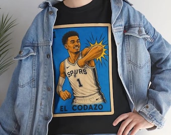 El Codazo Spurs Unisex Tshirt | Lotería Style Spurs Graphic Tee, short sleeves, crew neck, unisex, fan print, suitable for all seasons.