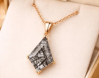 Collar de cuarzo rutilado negro con corte de cometa, colgante único y personalizado para mujer, regalo de aniversario o de boda para ella.