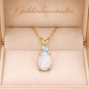 Oval Cut Opal Anhänger Halskette Minimalist Diamant Cluster Halskette, Frauen Jahrestag Geschenke
