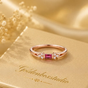 Elegant Baguette Rubinring: 18K roséguld, minimalistisk brudring