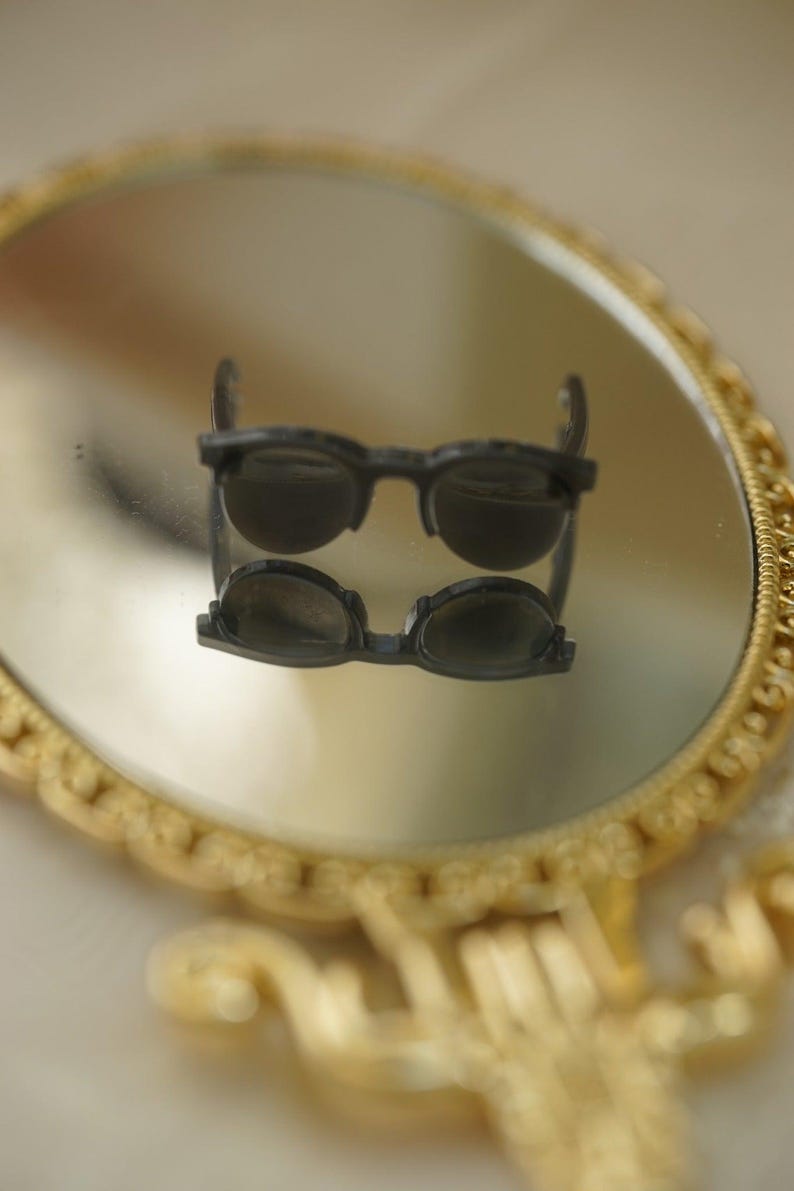 1/6 scale round vintage sunglasses for a classic doll styling look