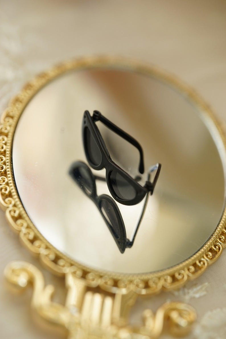 1/6 scale foldable black Hollywood sunglasses for a vintage doll styling look
