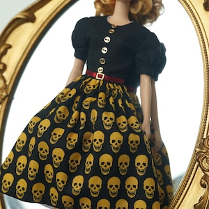 ブラックゴールドのスカルプリントドールドレス｜ヴィンテージバービーファッションモデル衣装｜ハロウィンドレス