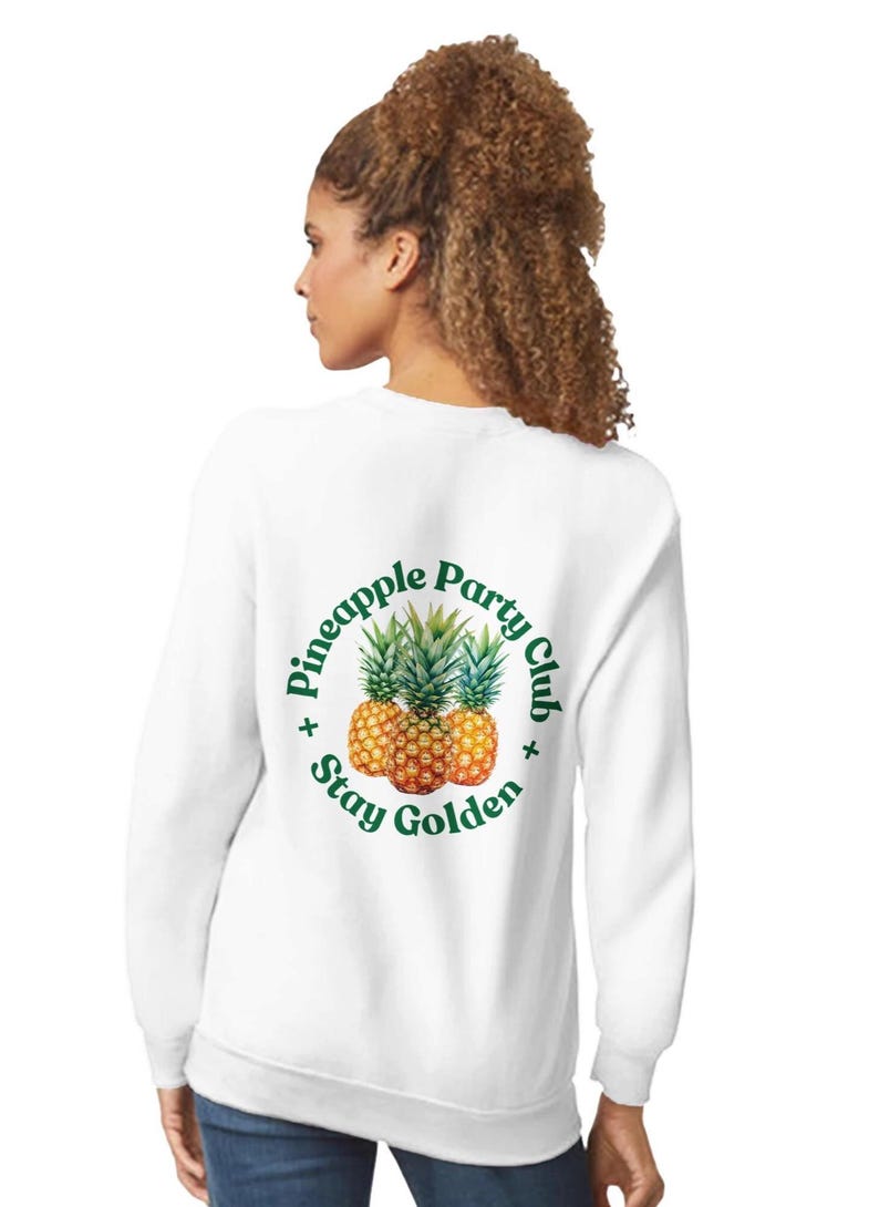Sudadera unisex de piña extragrande – Jersey con estampado "Stay Golden" en la espalda – Ropa urbana minimalista imagen 1
