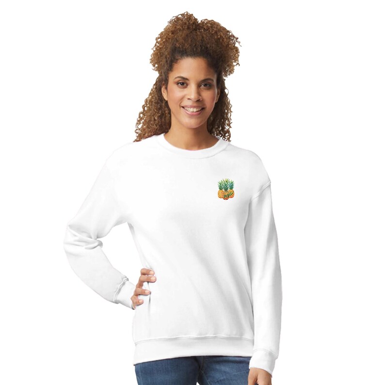 Sudadera unisex de piña extragrande – Jersey con estampado "Stay Golden" en la espalda – Ropa urbana minimalista imagen 11