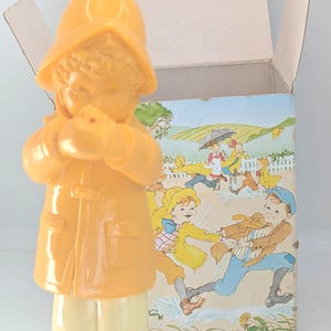Vintage Avon Tug-A-Brella Moonwind Cologne Original Box New Old Stock Full Collectible Avon Bottle